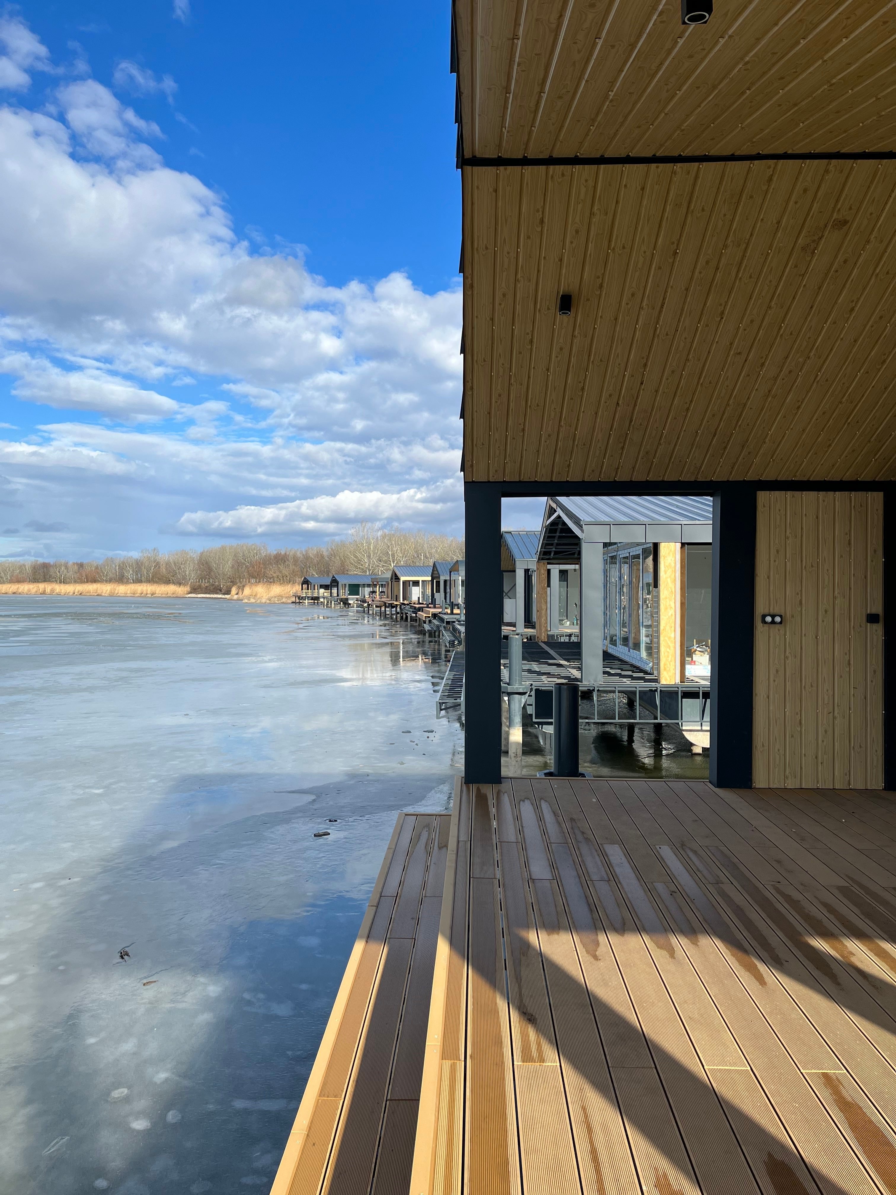 Unique floating village built at Lake Tisza