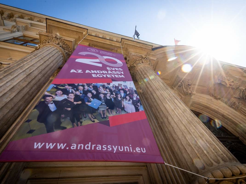 Andrassyho univerzita německého jazyka v Budapešti 20 let