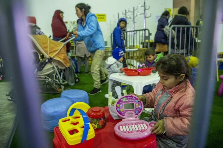 Humanitarian transit point opened in Budapest. Photo: MTI