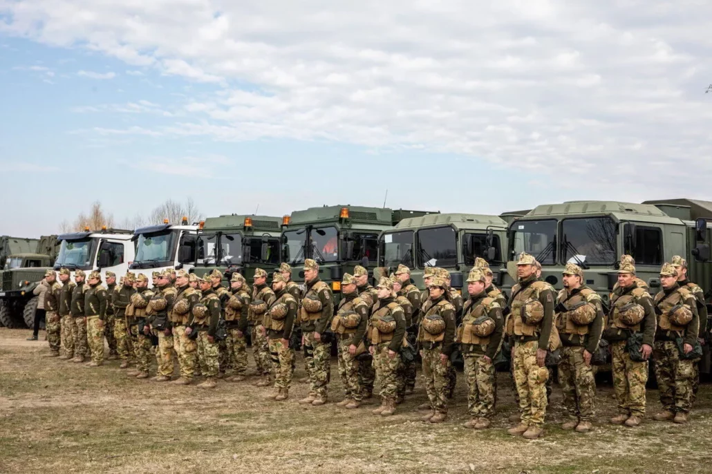 Soldados militares de las Fuerzas de Defensa de Hungría