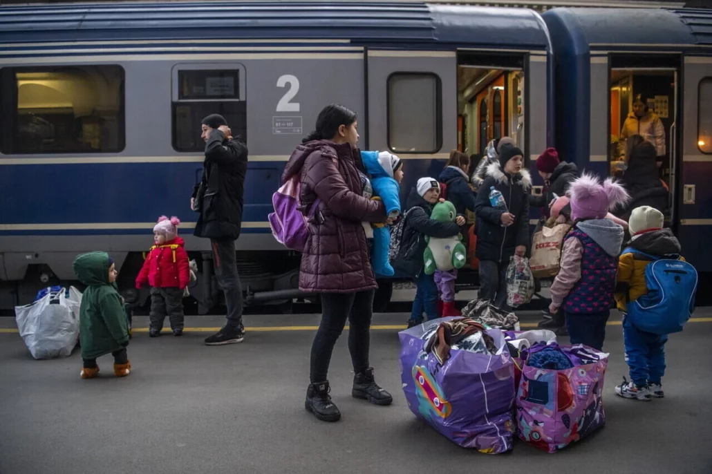 لاجئون في محطة سكة حديد كيليتي في بودابست