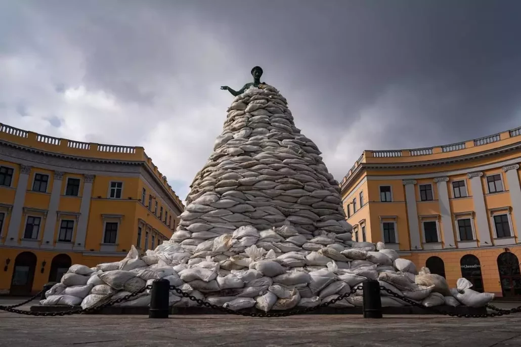 Ukraine statue