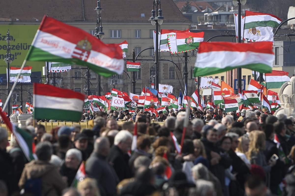 peace march 2022 fidesz hungary budapest orbán