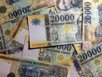 peníze maďarský forint huf inflace