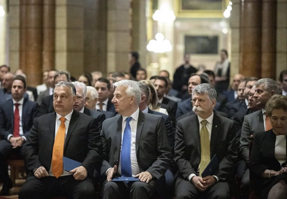 Legisladores de Fidesz en el parlamento