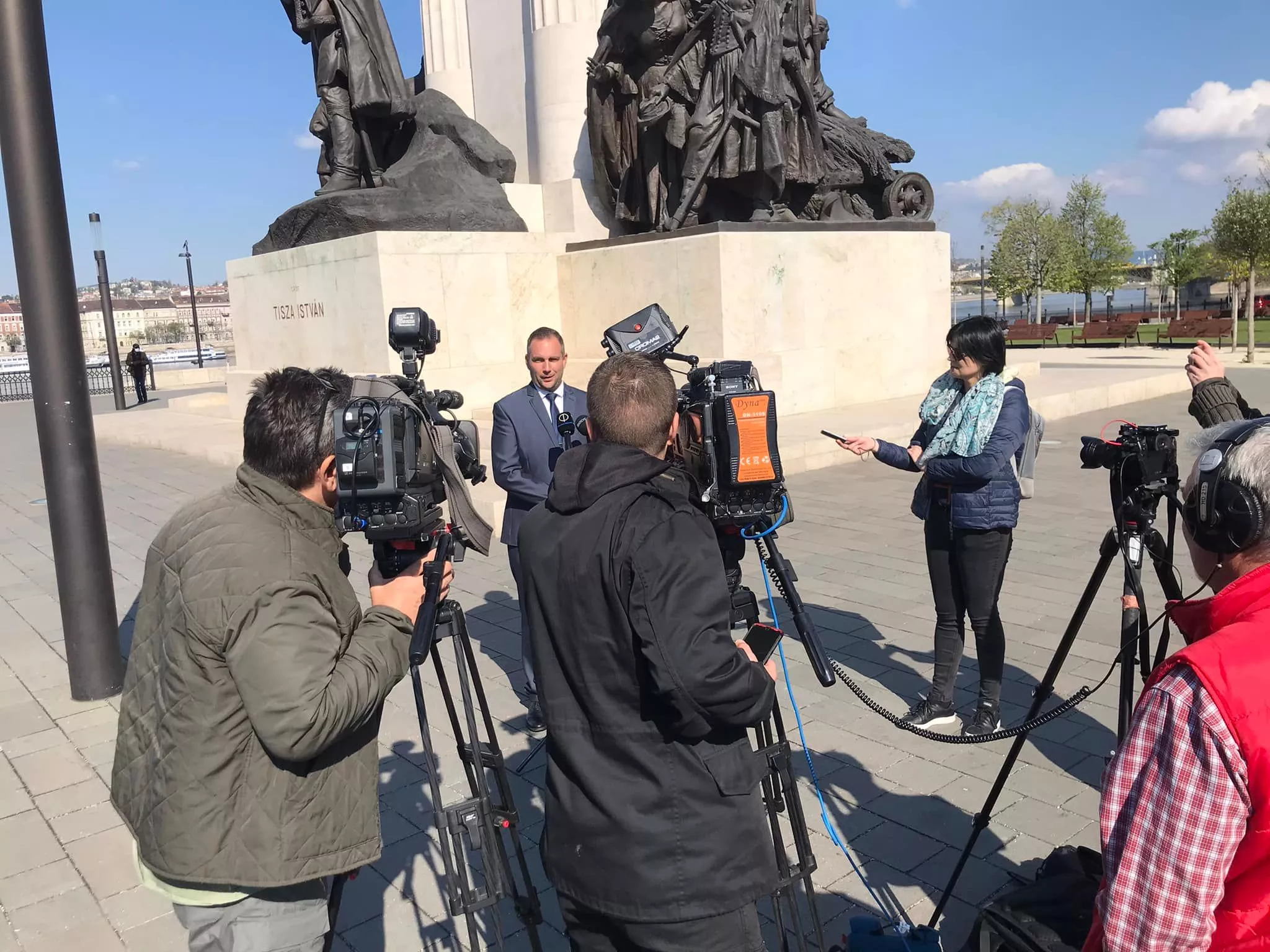 Hungary parliament Budapest Mi Hazánk camera press