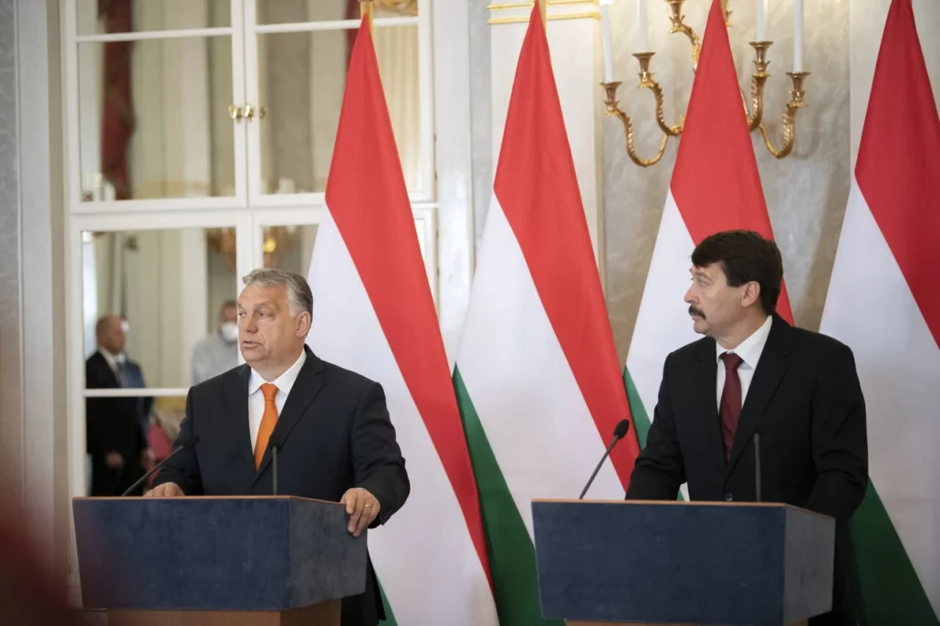 El presidente János Áder y el primer ministro Viktor Orbán