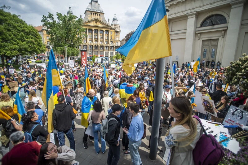 Pro Russian and pro Ukraine protests were held in Budapest