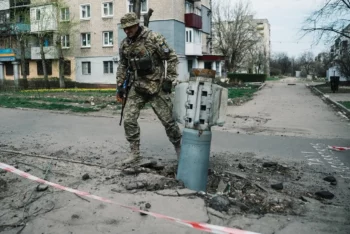 Ukraine war bomb street