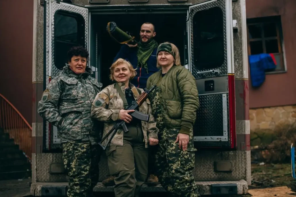 Ukrajinští vojáci bojující proti ruským útočníkům