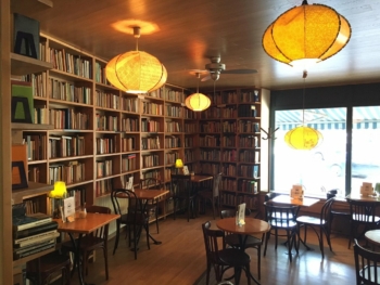 Kelet Café - Größe ändern