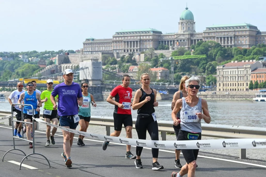 18 років - Змагання з бігу на 18 км в Будапешті