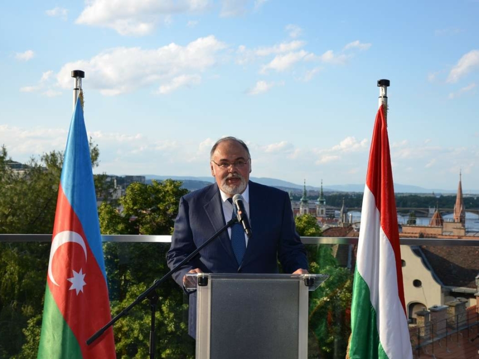Embajador de la República de Azerbaiyán en Hungría SE Sr. Tahir Taghizade