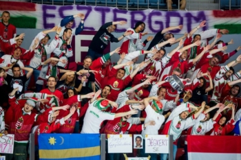 Aficionados húngaros al hockey sobre hielo Rumanía