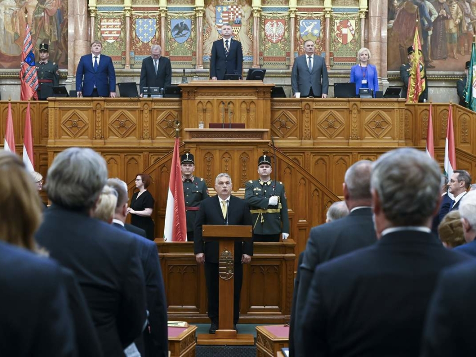 16 年 2022 月 XNUMX 日。欧尔班被立法者选举为匈牙利总理。 照片：MTI