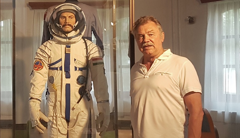 Farkas Bertalan hungarian astronaut