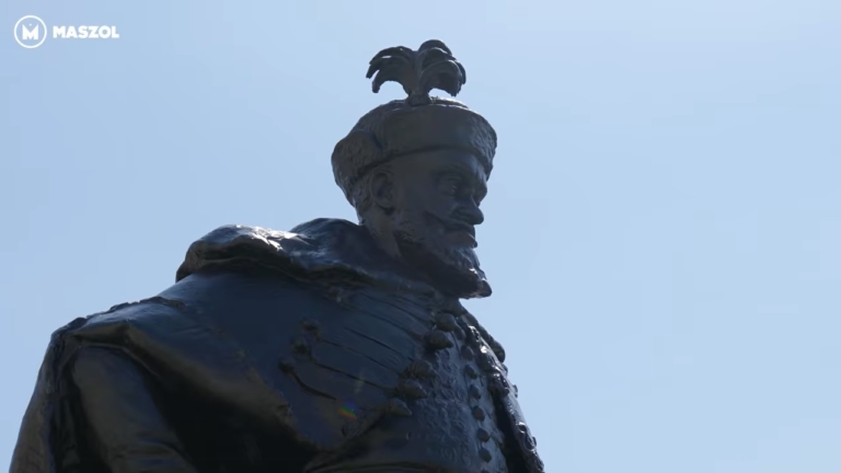 Gábor Bethlen statue Maszol Facebook