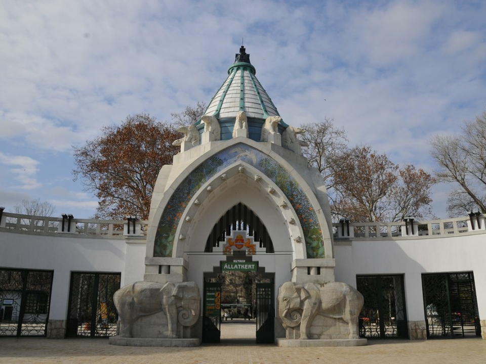 Poarta principală a grădinii zoologice din Budapesta