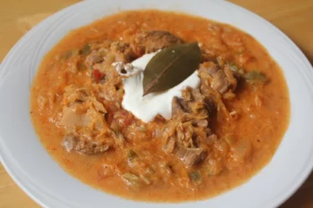 Schweinefleisch mit Sauerkraut