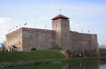 قلعة جيولا