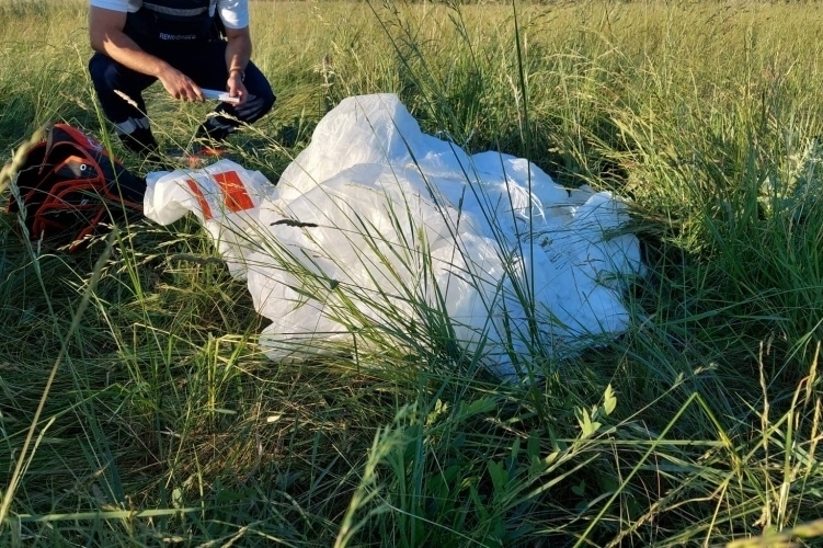 parachute accident