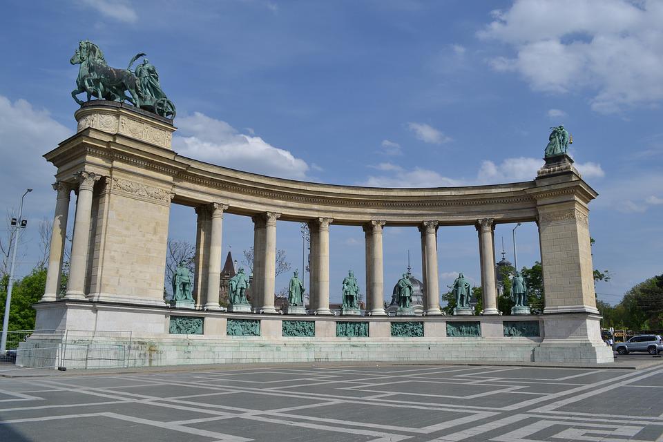 Heroes' Square