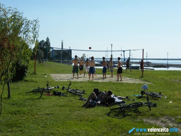 Velence holdfény sétány beach