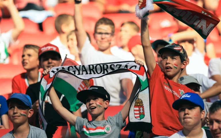 Hongrie-Angleterre-match-de-football-Budapest.