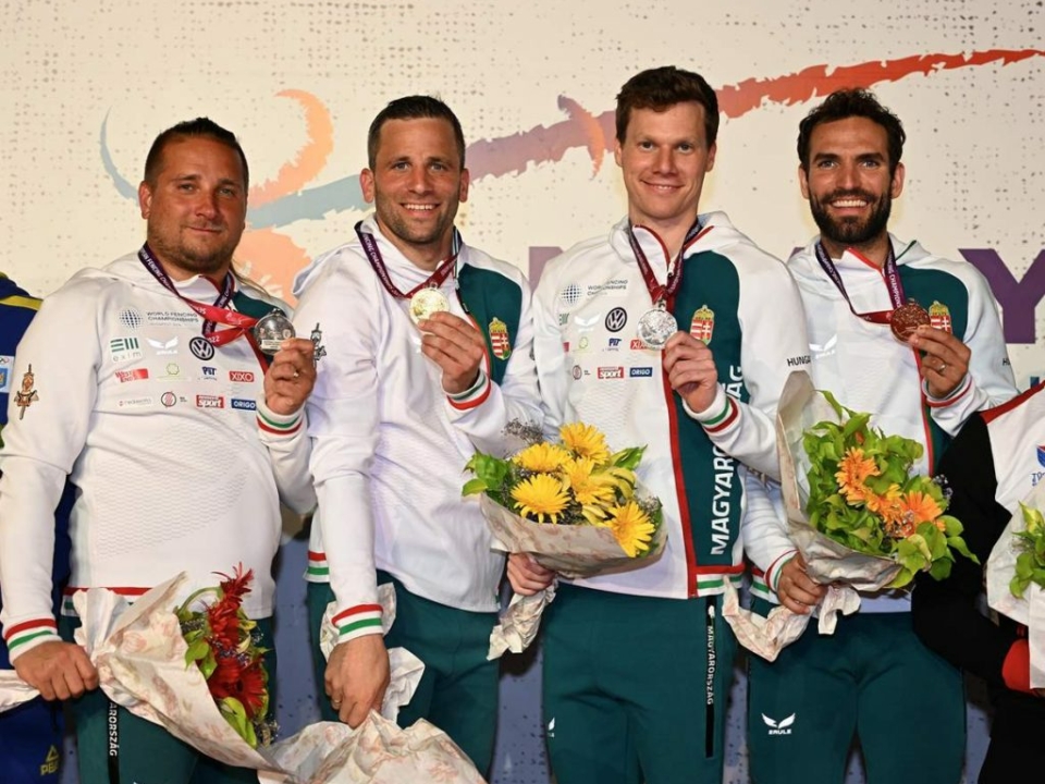 Hungarian men's sword team wins gold medal