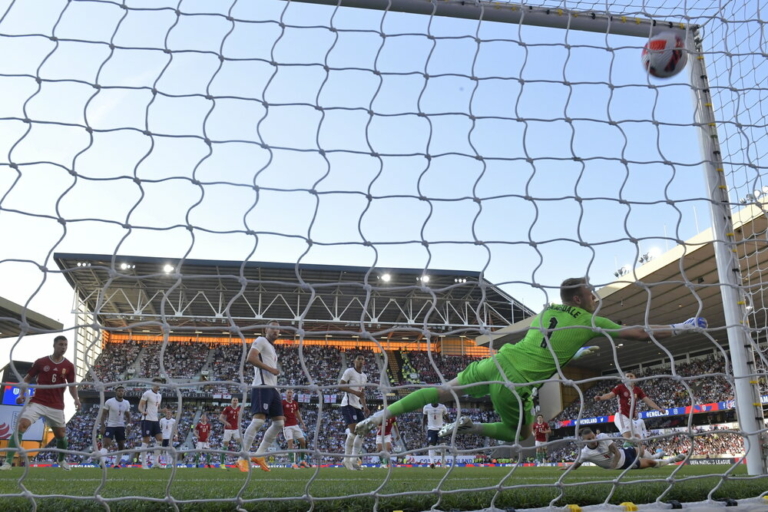 Hongrie-Angleterre-football-victoire