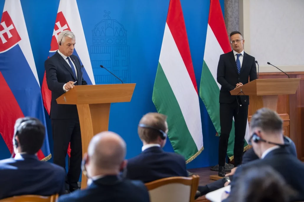 وزراء خارجية سلوفاكيا المجر
