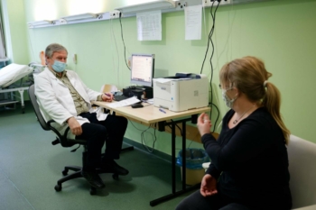 Vaiolo delle scimmie per la salute del medico ospedaliero ungherese