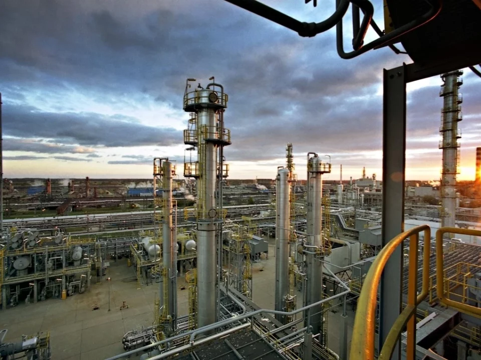 Трубопроводный нефтеперерабатывающий завод MOL в Венгрии