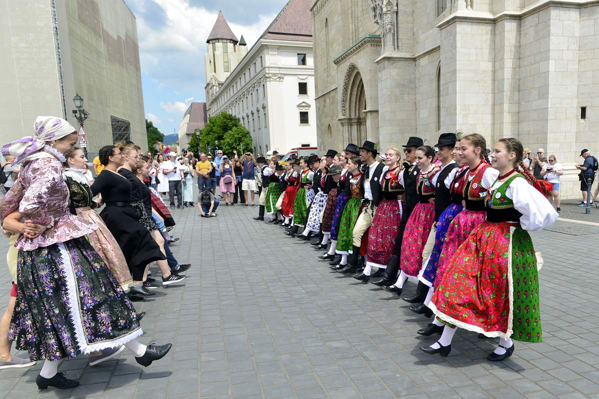 folk dance hungary