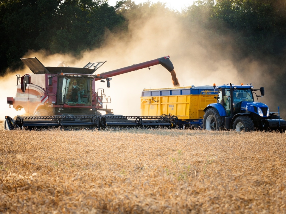 récolte tracteur agriculture grain