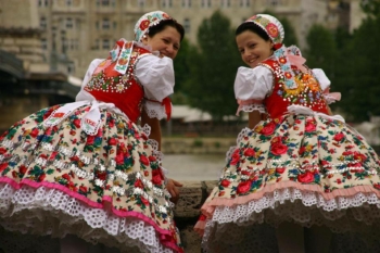 Mađarski Gombos narodna odjeća stranci mađari