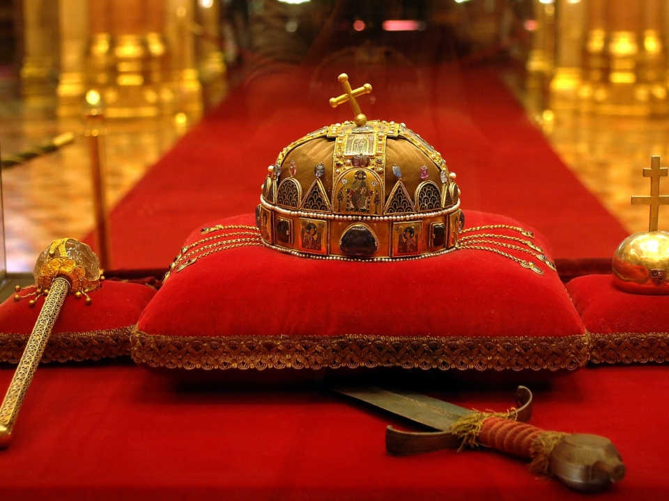 Sacra Corona e i gioielli dell'incoronazione