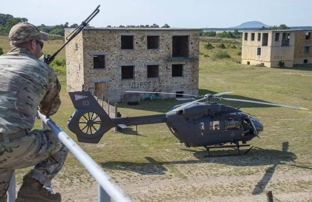 هليكوبتر عسكرية المجر أوكرانيا