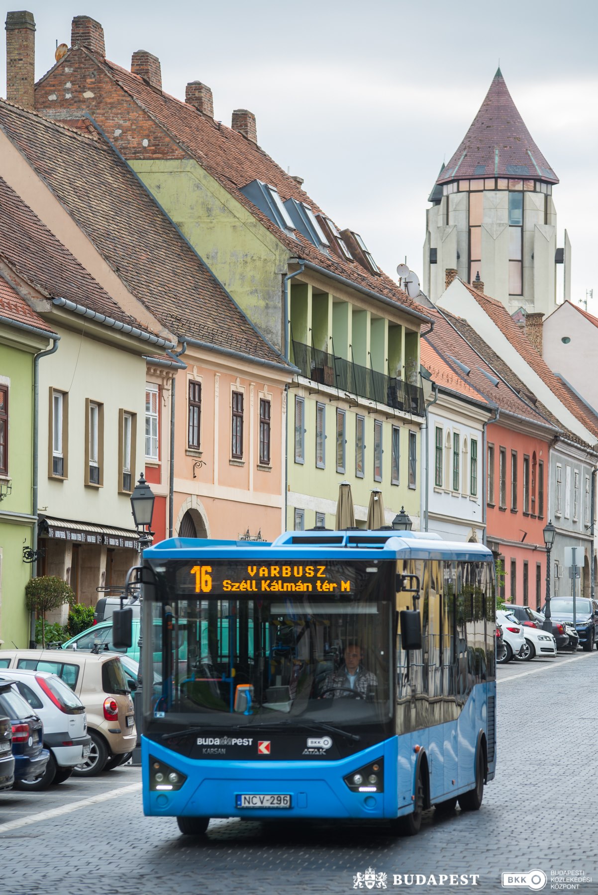 Castle bus