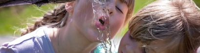 girls water heatwave