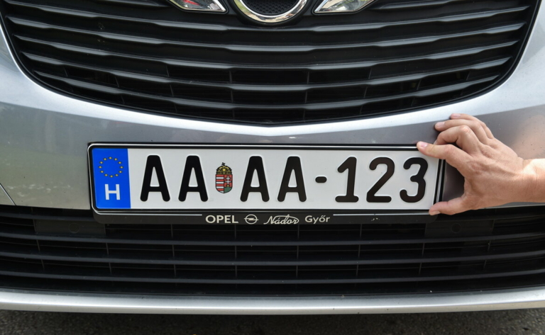 New Hungarian licence plates from 1 July - MTI/Demecs Zsolt