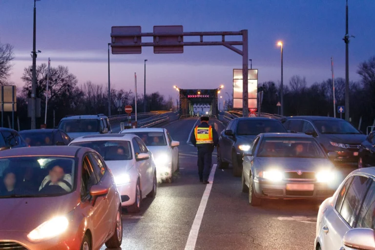 hungary_border_police