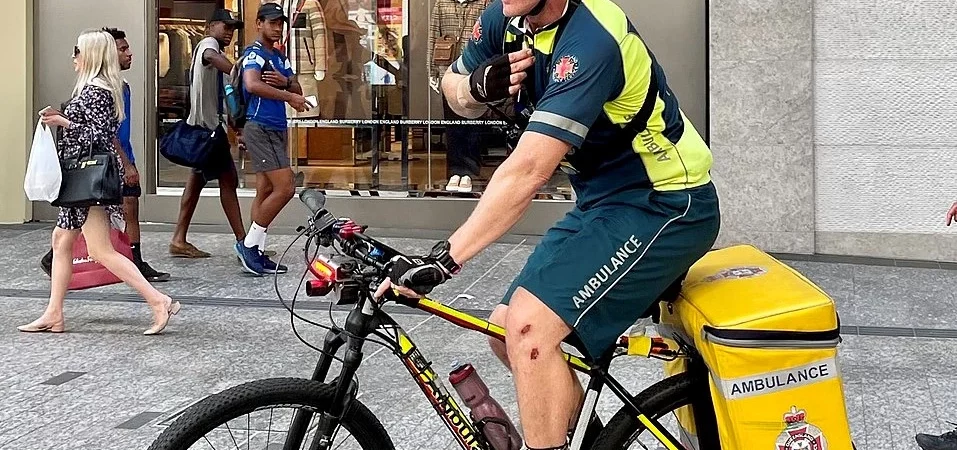 Krankenwagen auf dem Fahrrad
