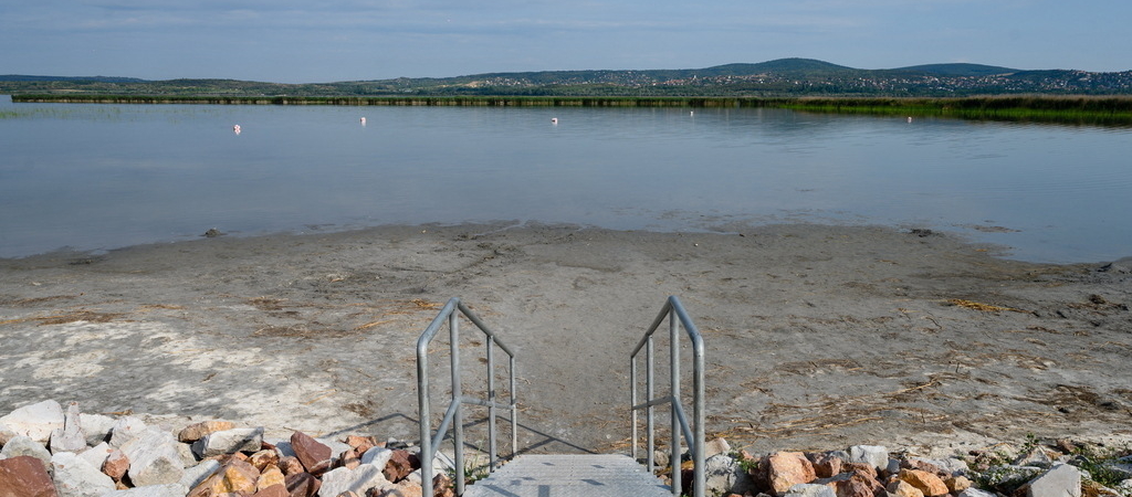 Drought Lake Velence