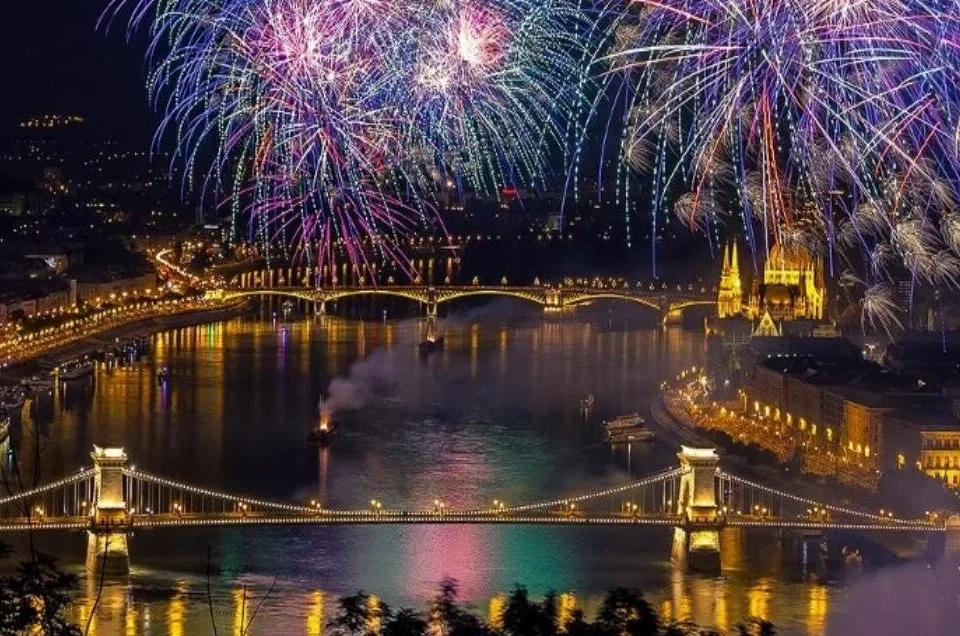 Ohňostroj v Budapešti