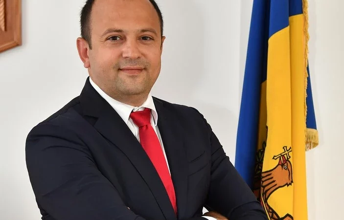 embajador moldavo