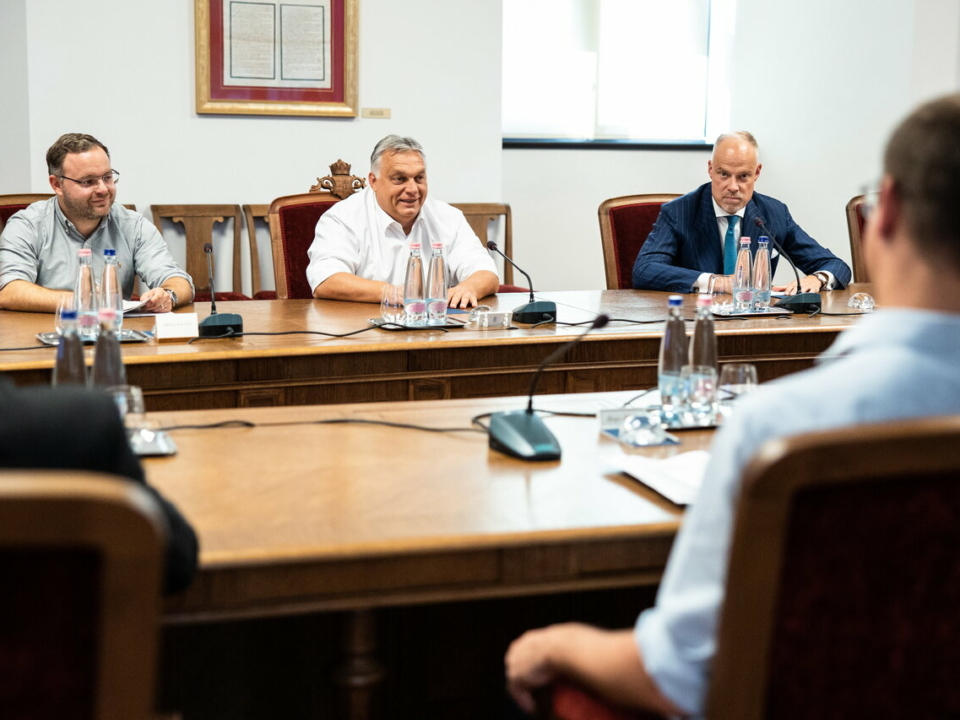 Orban cabinet meeting