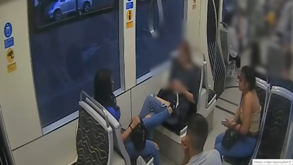 teenagers abuse woman tram3 budapest