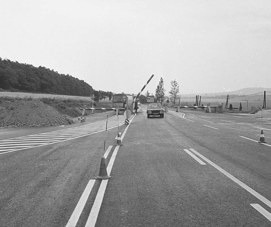 33 years ago today, Hungary tore the first hole in the Iron Curtain - PHOTOS 3