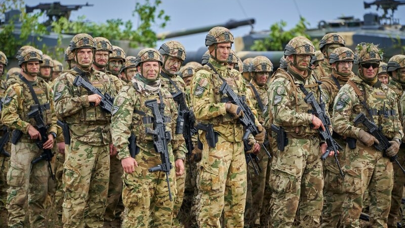 تدريب عسكري شجاع المحارب المجر